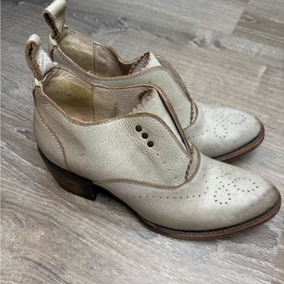 FREEBIRD Sadie Ankle Bootie Size 7 - Picture 4 of 10